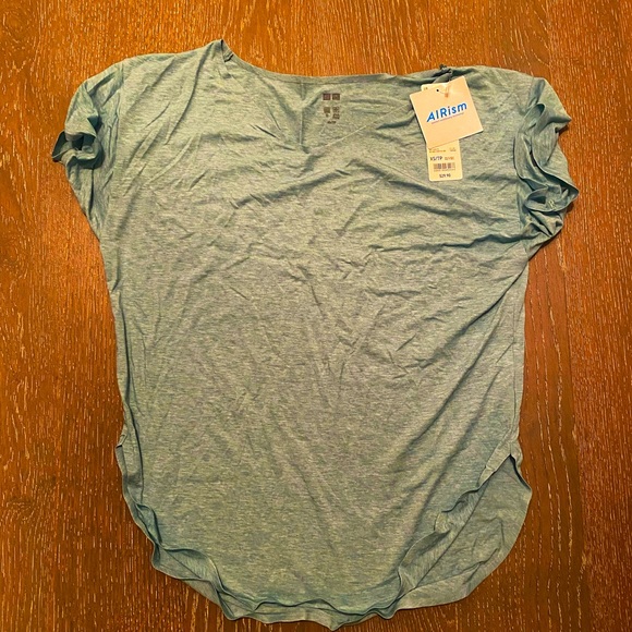 UNIQLO AIRism Seamless Boat Neck Long T-Shirt - Womens XS - Green -New with Tags - Picture 1 of 2